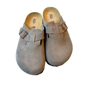 Like New Authentic Birkenstock Gray Suede Clogs Size 38